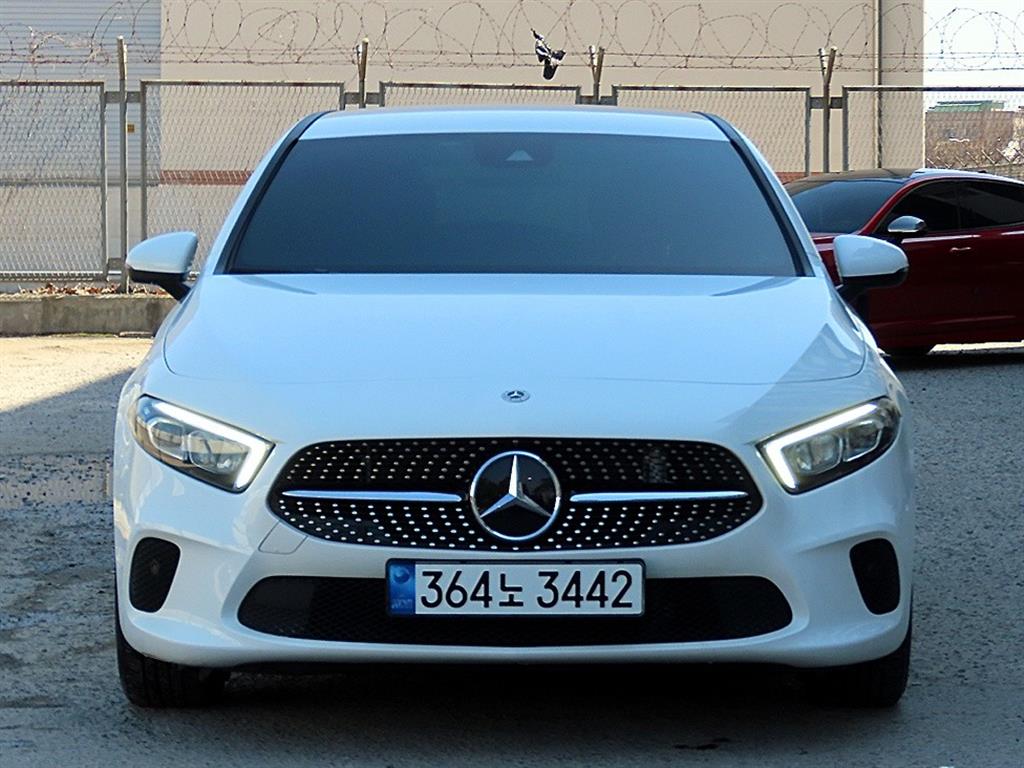 Mercedes Benz A Class 2023 Blanco - Importación desde Corea - HF Imports Iquique - Foto 1