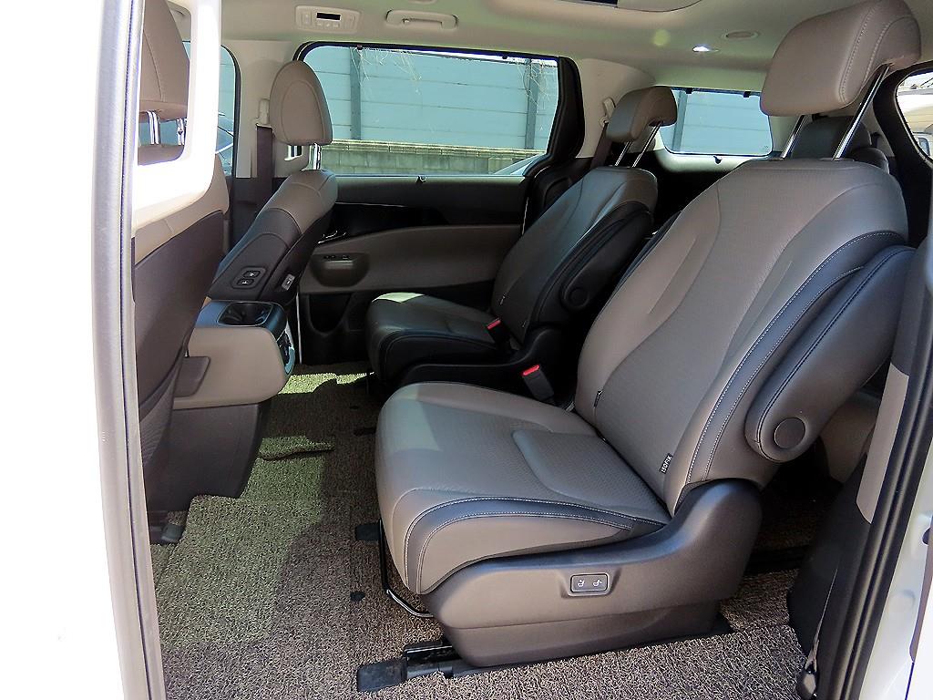 KIA Carnival - Vista 6