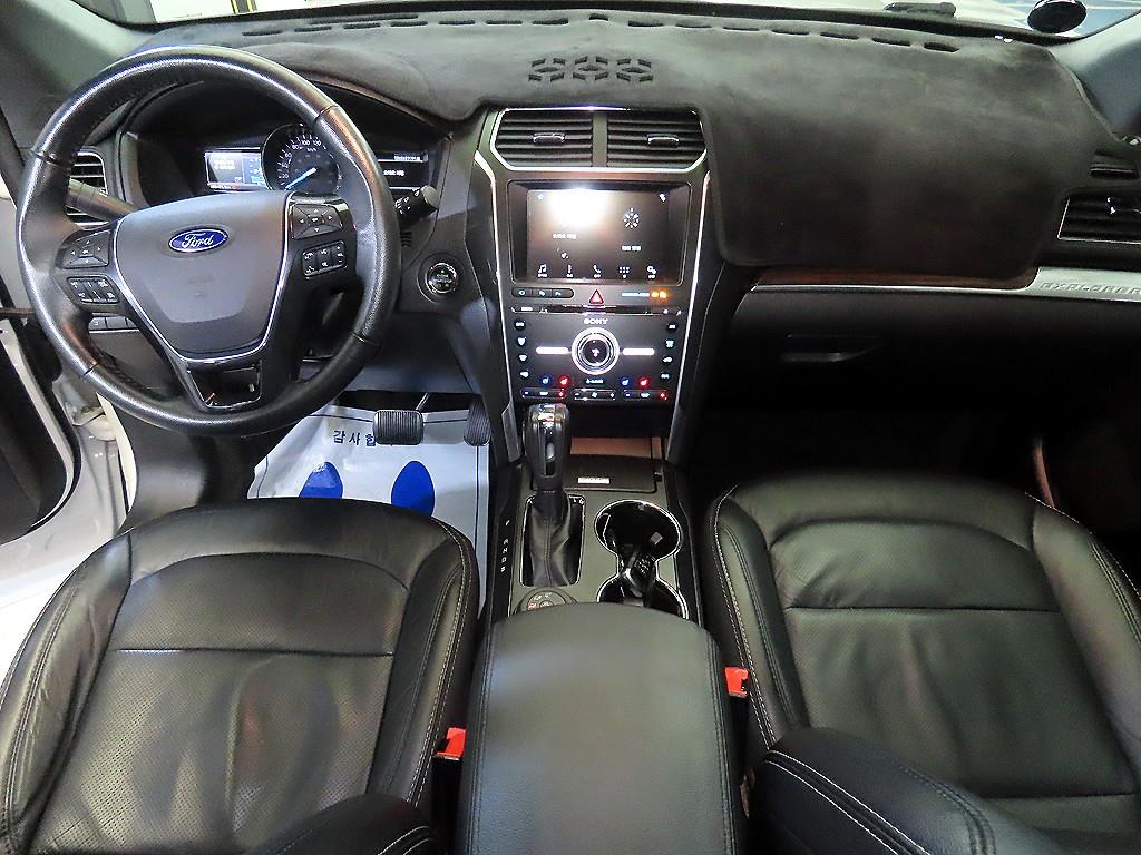 Ford Explorer - Vista 10