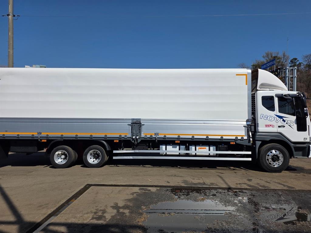 medium and large cargo truck - Vista 3