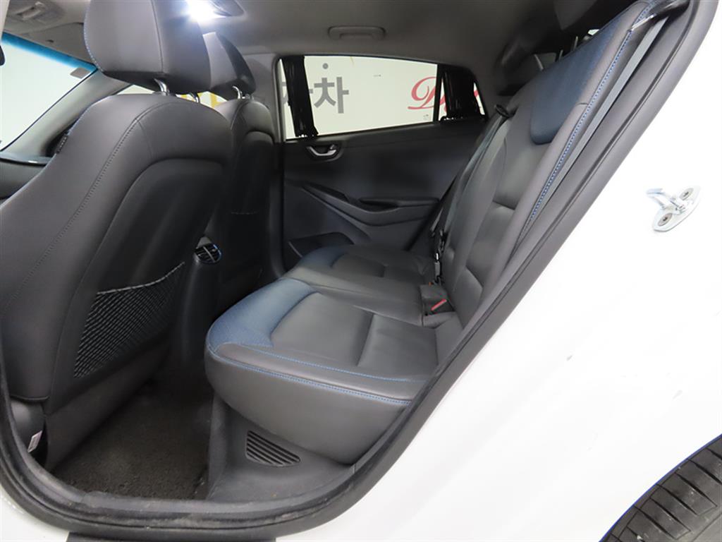 HYUNDAI Ioniq - Vista 6