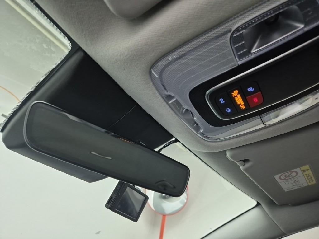 HYUNDAI Kona - Vista 10