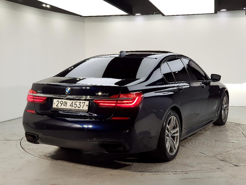 BMW 7 Series - Vista 4