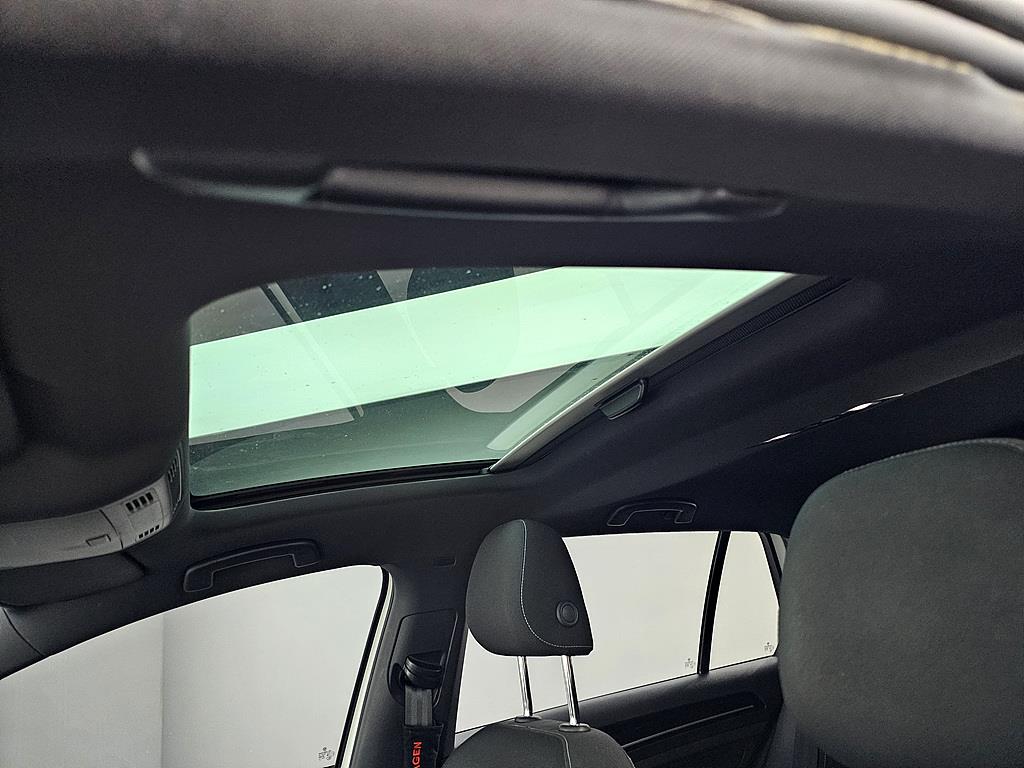 Volkswagen Golf - Vista 12