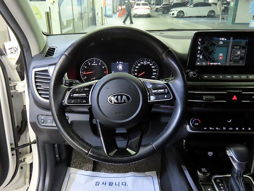 KIA Seltos - Vista 8