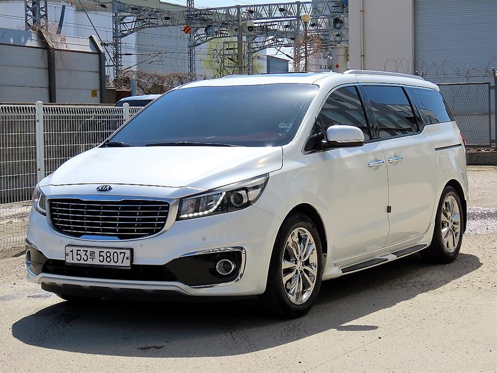 KIA Carnival - Vista 2