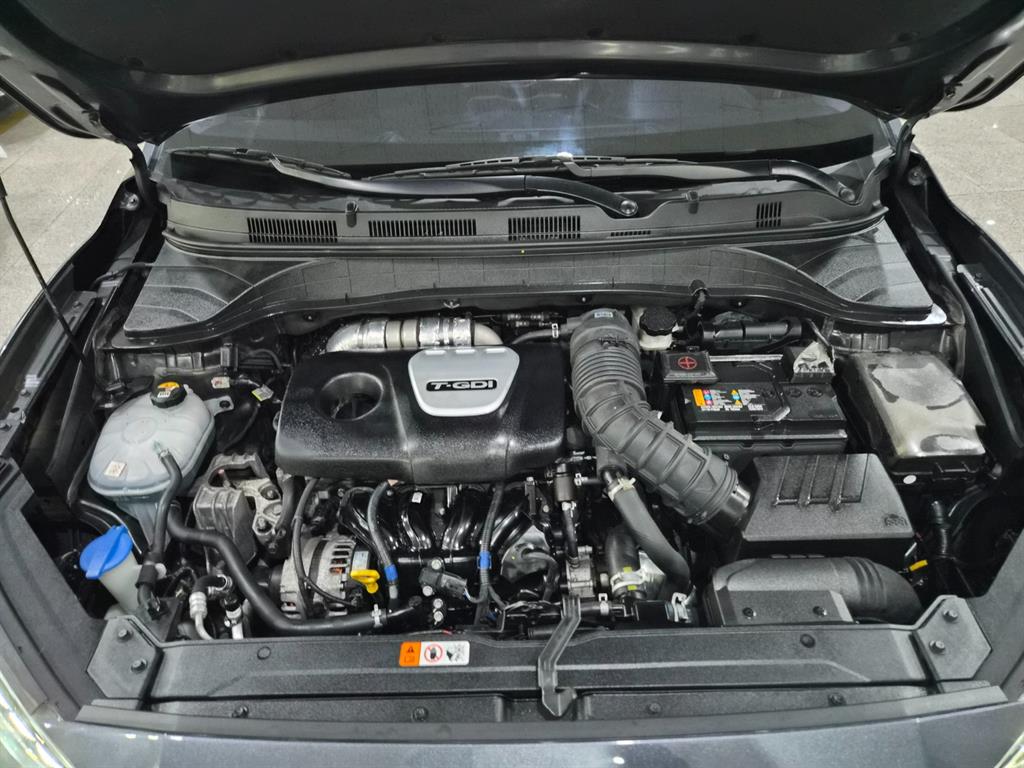 HYUNDAI Kona - Vista 6