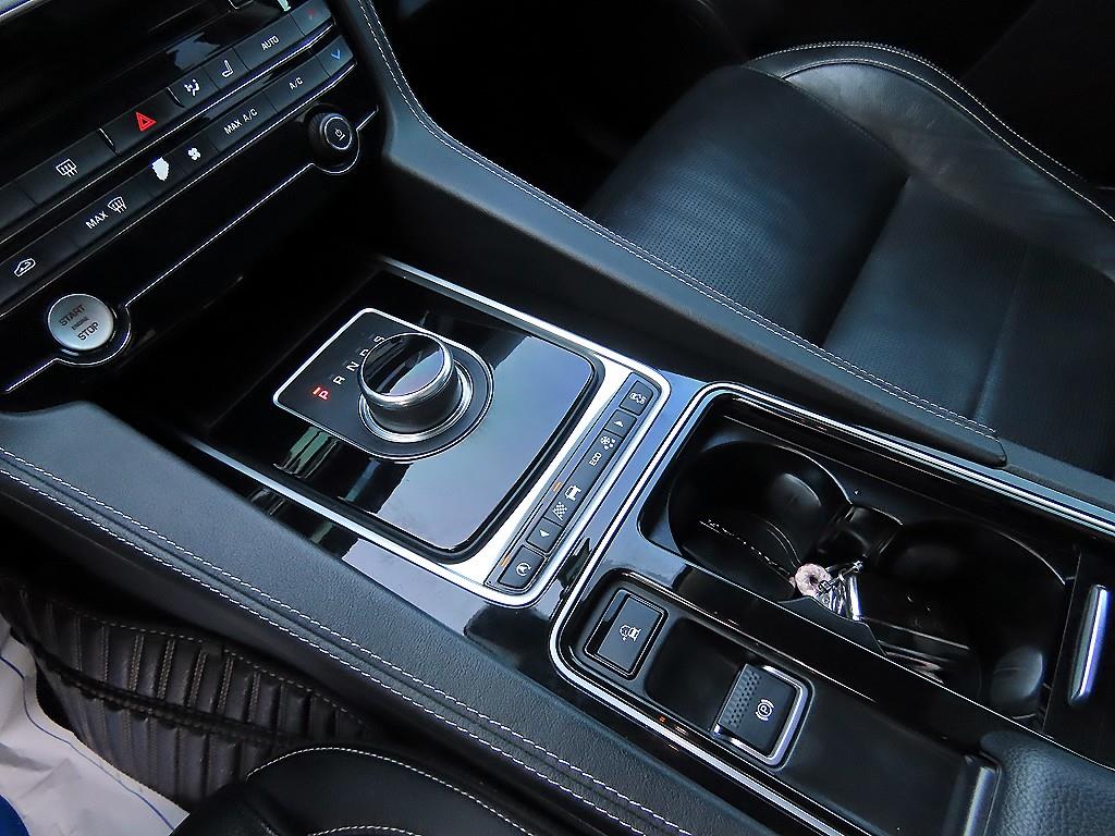 Jaguar F-PACE - Vista 10