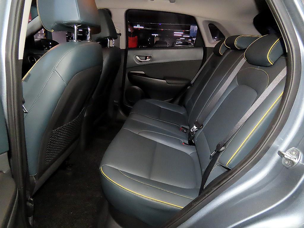 HYUNDAI Kona - Vista 7