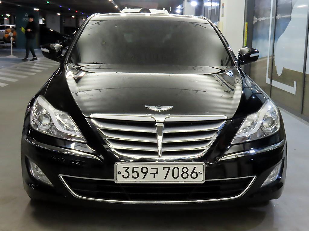 HYUNDAI Genesis - Vista 2