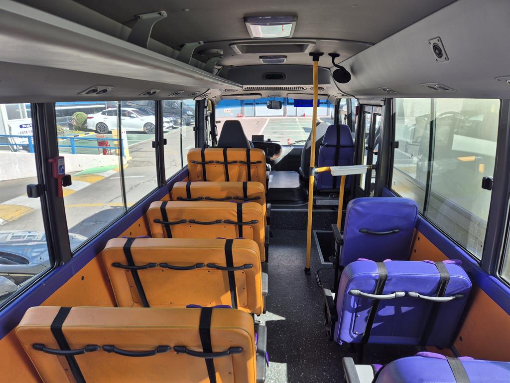 medium and large bus Hyundai bus 2017 Amarillo - Importación desde Corea - HF Imports Iquique - Foto 19