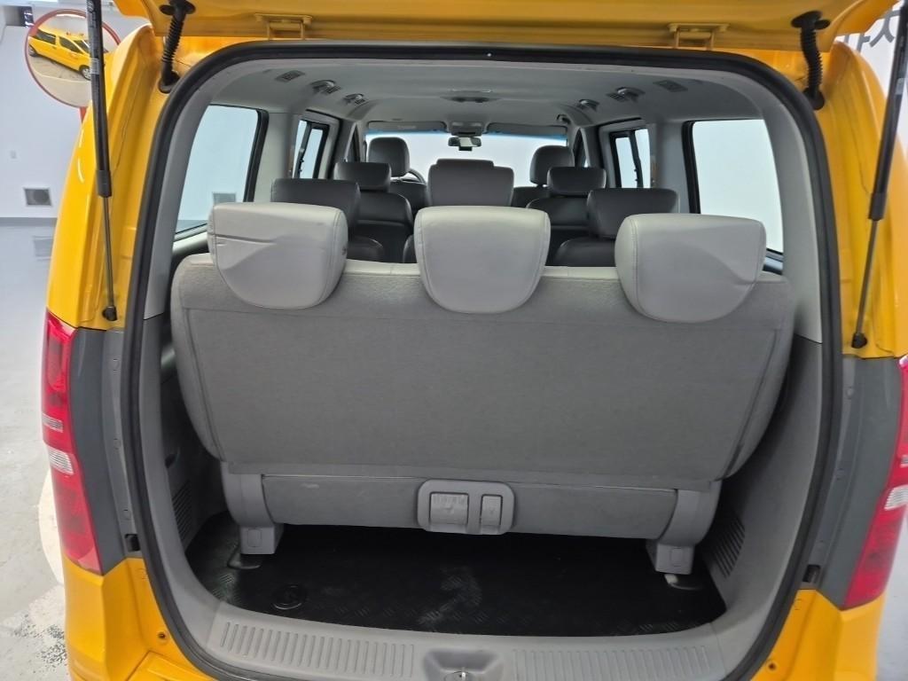 HYUNDAI Starex 2021 Amarillo - Importación desde Corea - HF Imports Iquique - Foto 18