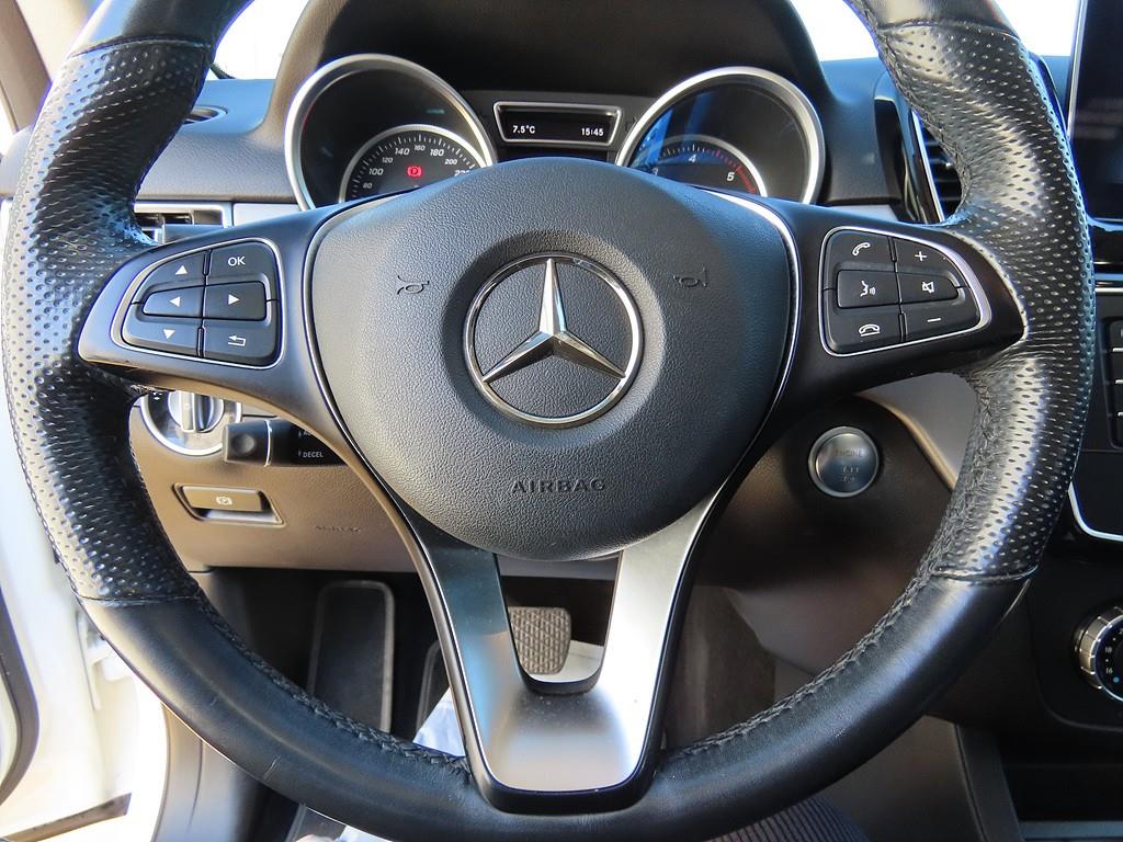 Mercedes Benz GLE Class - Vista 9