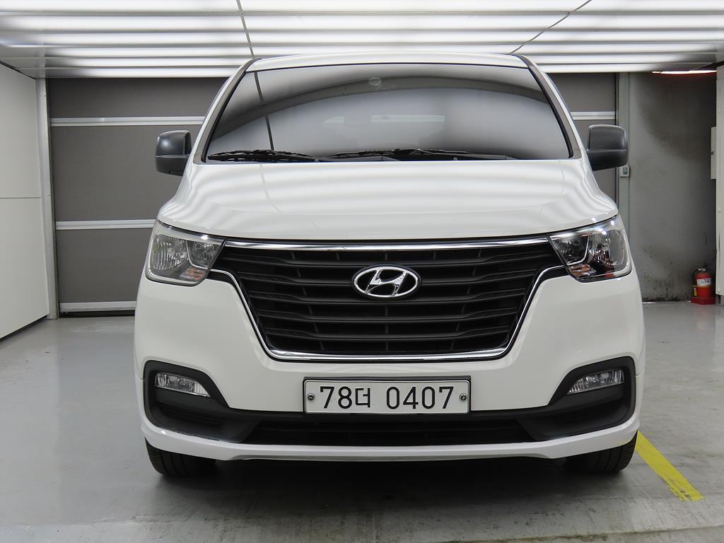 HYUNDAI Starex - Vista 2