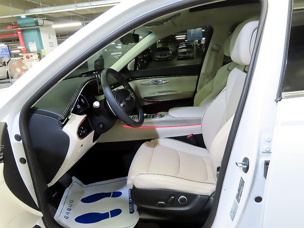 Genesis GV70 - Vista 6