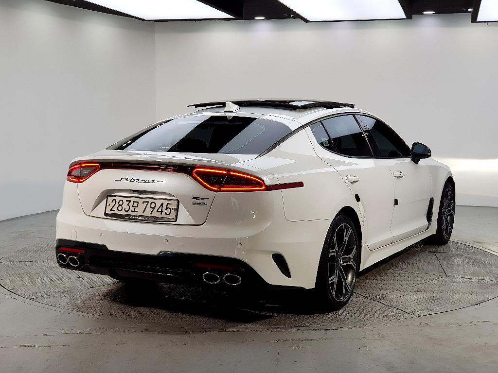 KIA Stinger - Vista 2