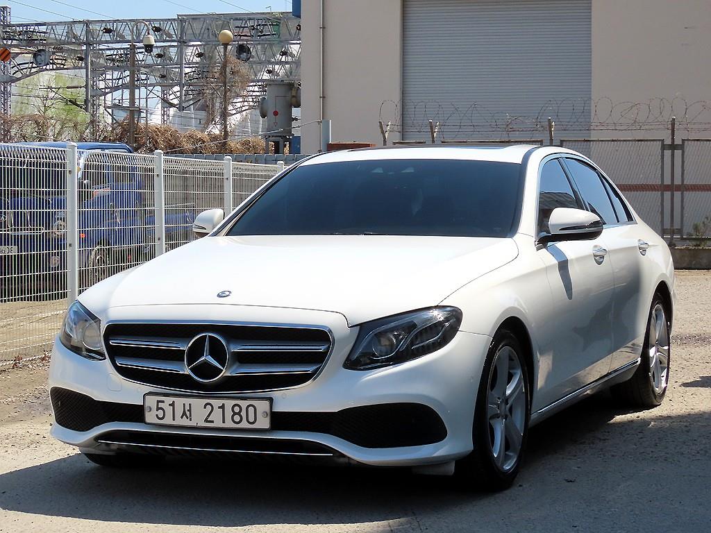 Mercedes Benz E class - Vista 2