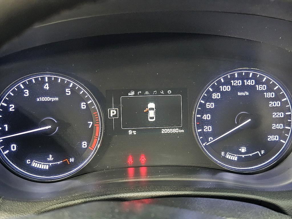 HYUNDAI Genesis - Vista 7