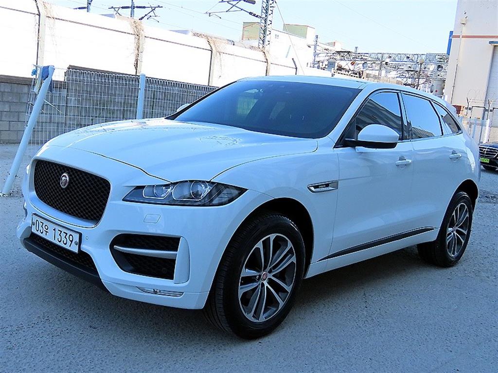 Jaguar F-PACE - Vista 2