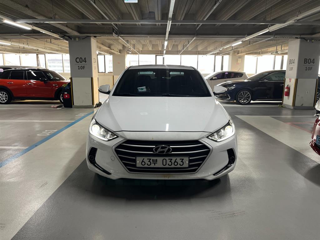HYUNDAI Avante 2017 Blanco - Importación desde Corea - HF Imports Iquique - Foto 1