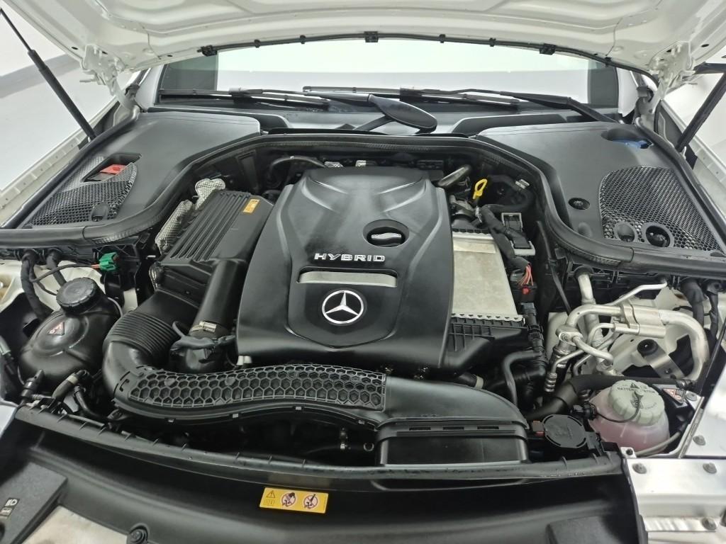 Mercedes Benz E class - Vista 5