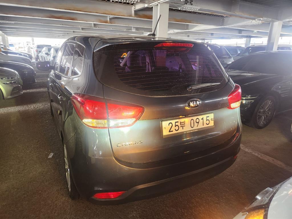 KIA Carens - Vista 2