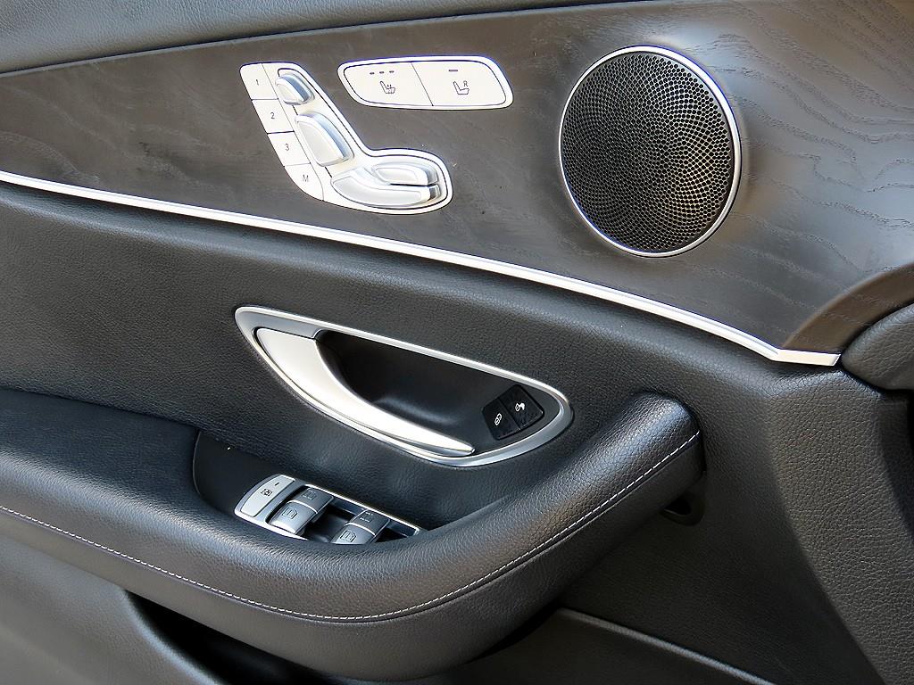 Mercedes Benz E class - Vista 12
