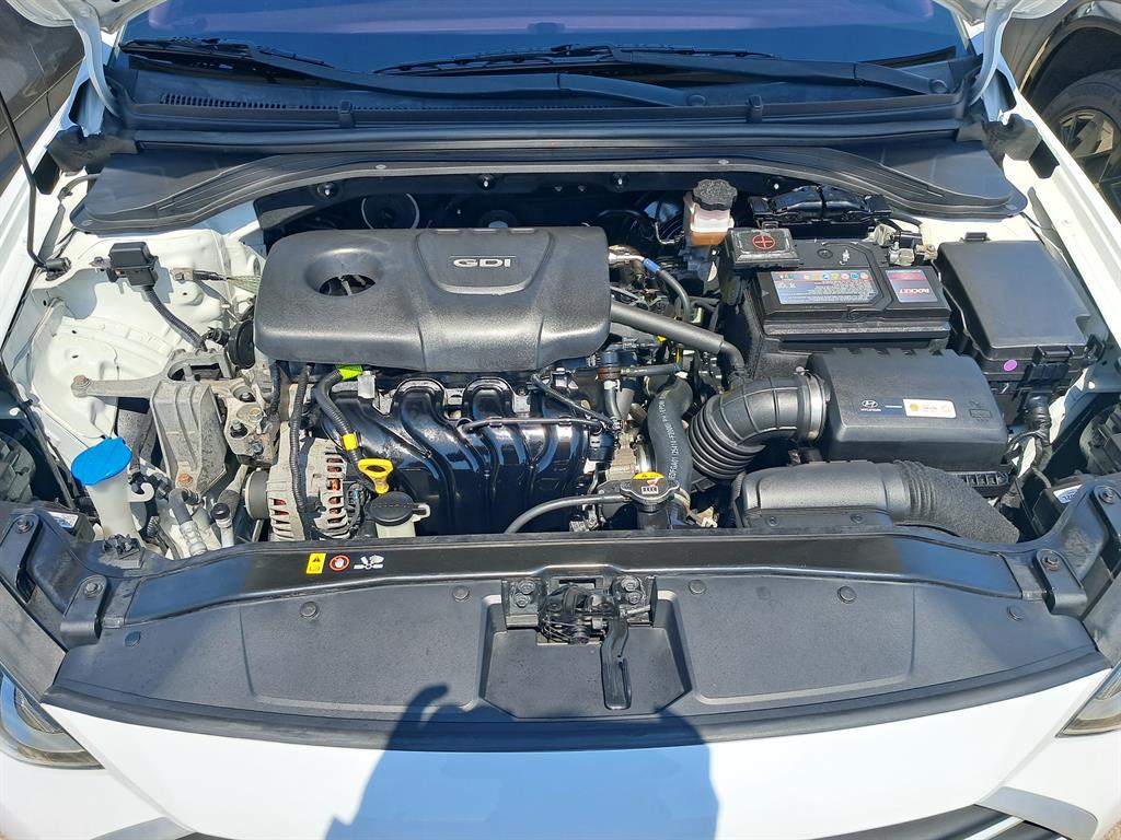 HYUNDAI Avante 2017 Blanco - Importación desde Corea - HF Imports Iquique - Foto 18