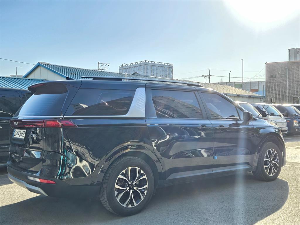 KIA Carnival - Vista 4