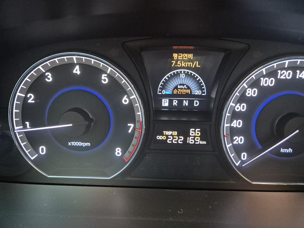 HYUNDAI Equus - Vista 7