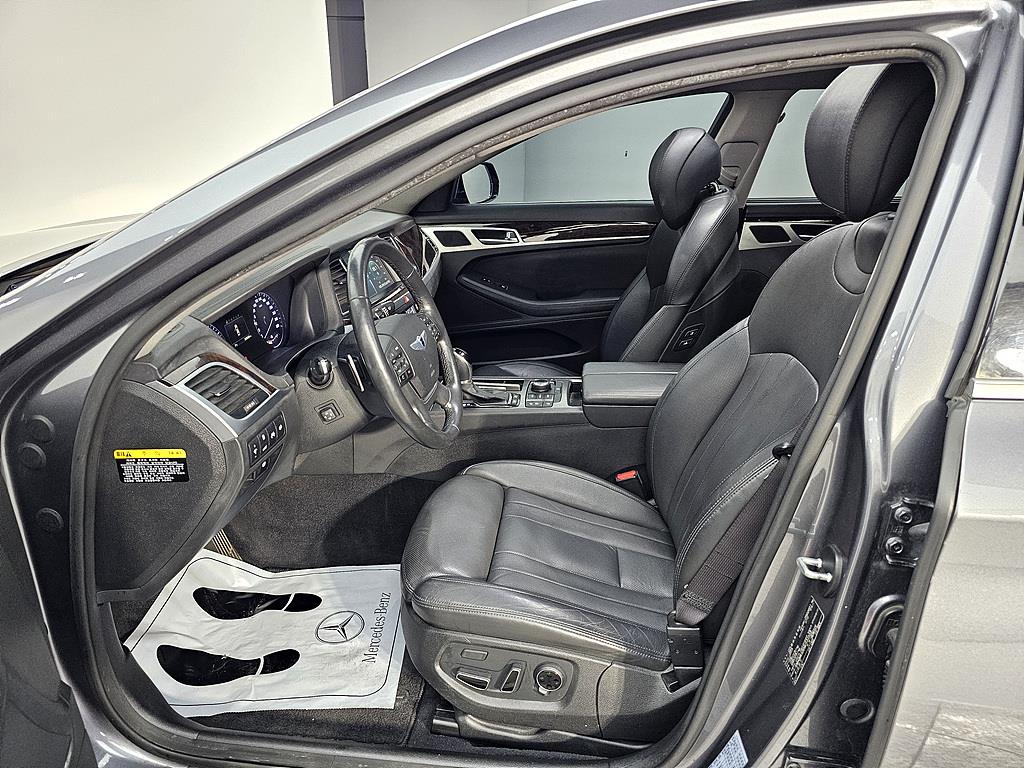 HYUNDAI Genesis - Vista 8