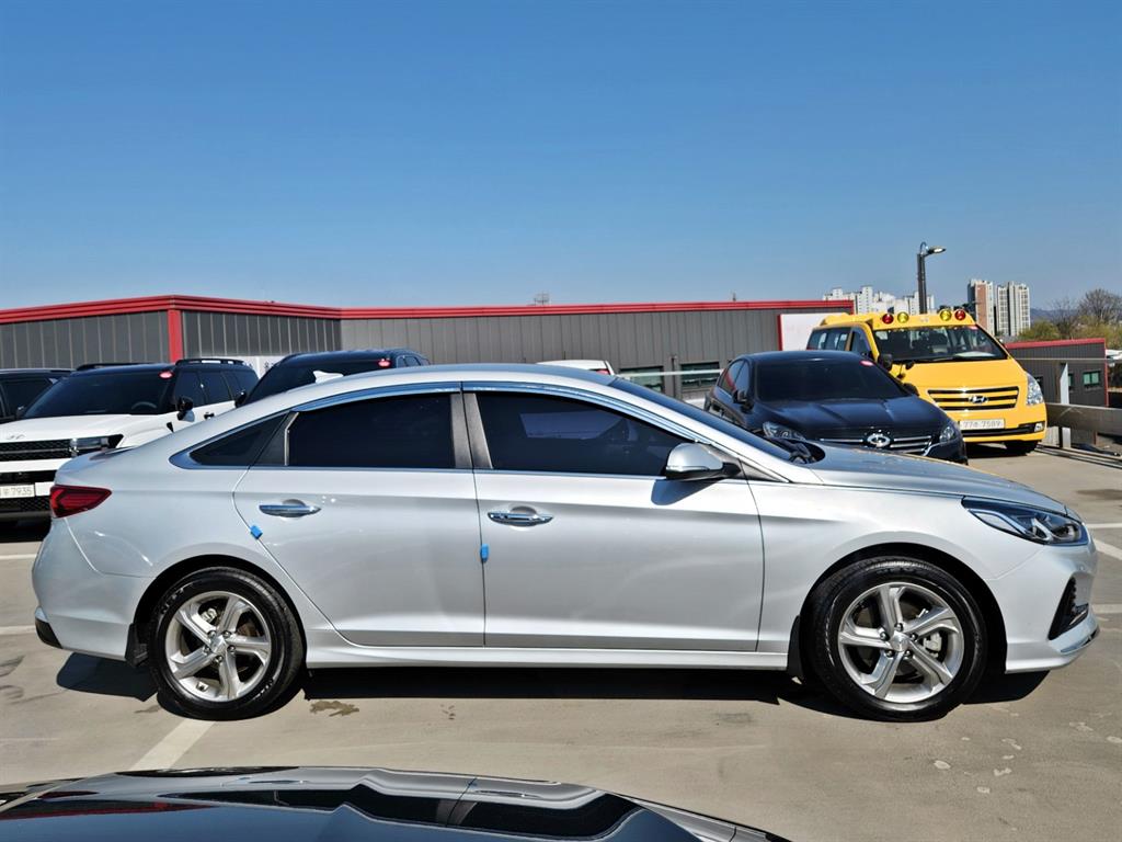 HYUNDAI Sonata - Vista 6