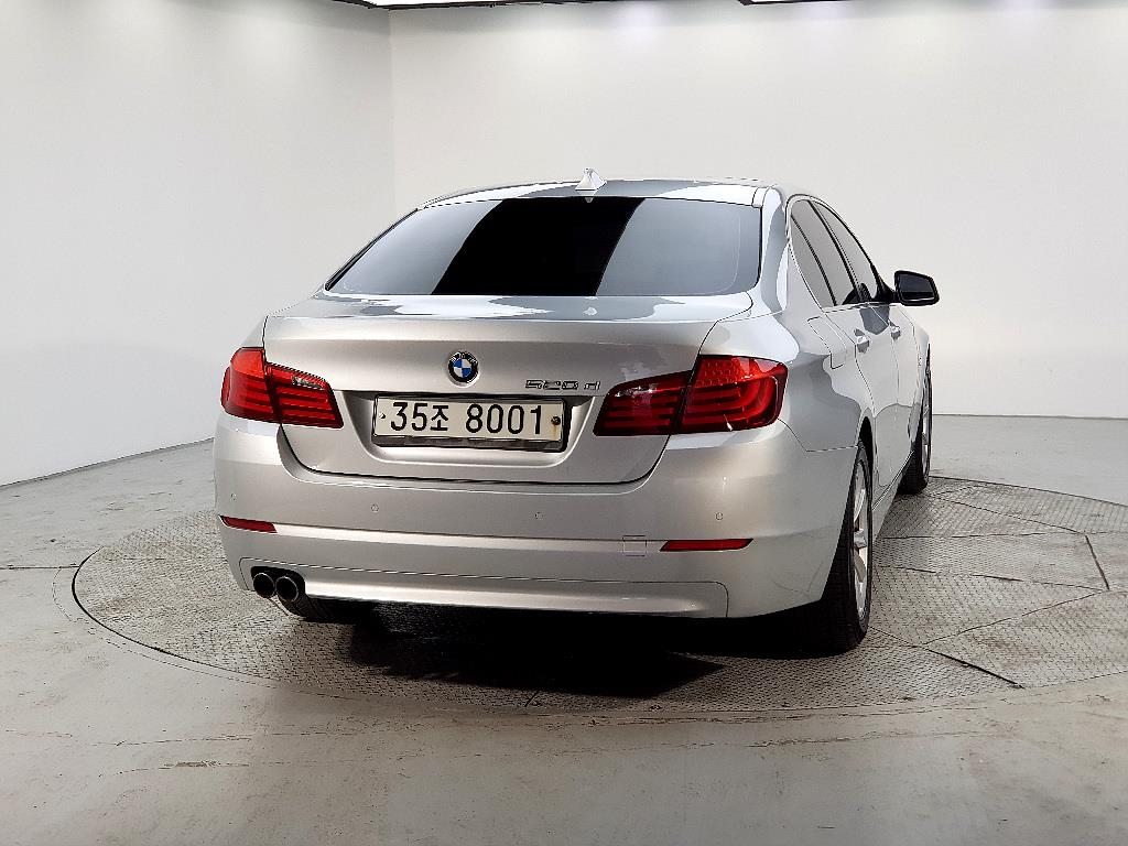 BMW 5 Series - Vista 3
