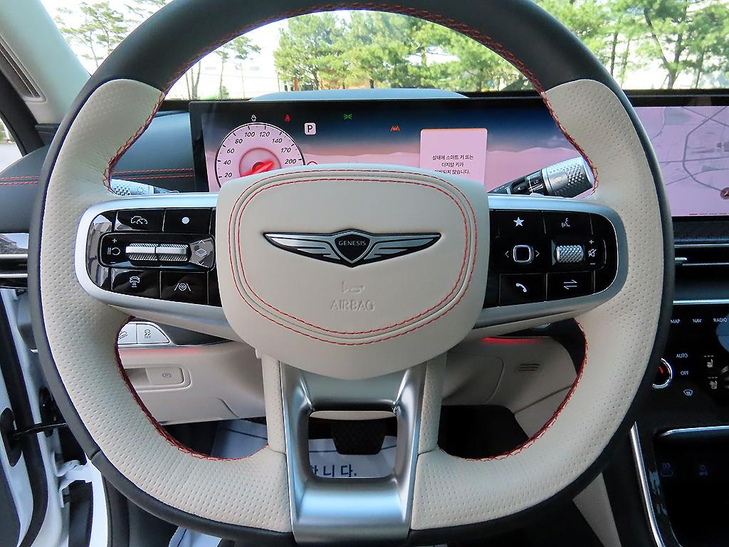 Genesis GV80 - Vista 8