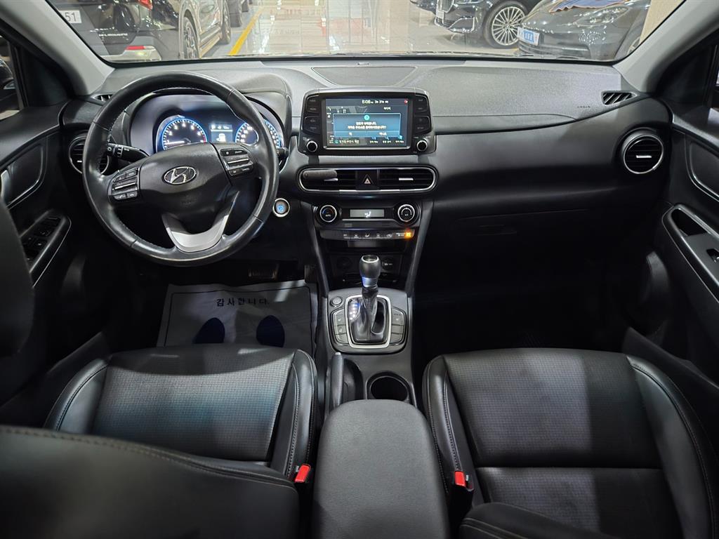 HYUNDAI Kona - Vista 9