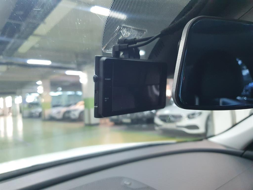 HYUNDAI Avante - Vista 9