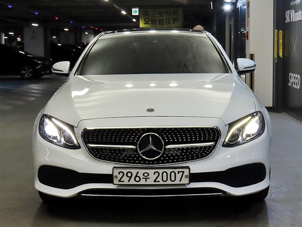 Mercedes Benz E class - Vista 2
