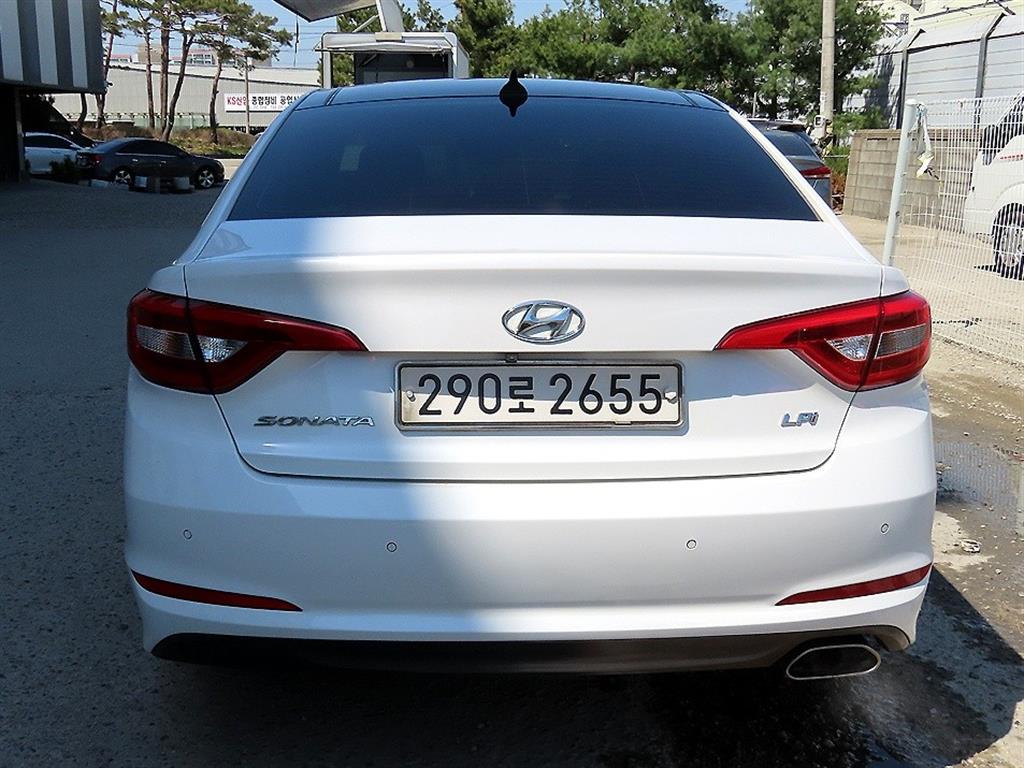HYUNDAI Sonata - Vista 4