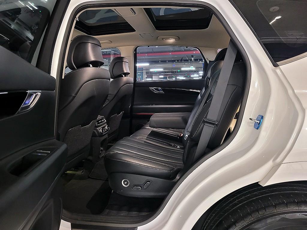 Genesis GV80 - Vista 8