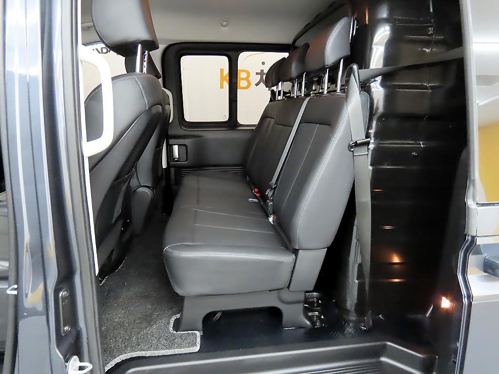 HYUNDAI Staria - Vista 6