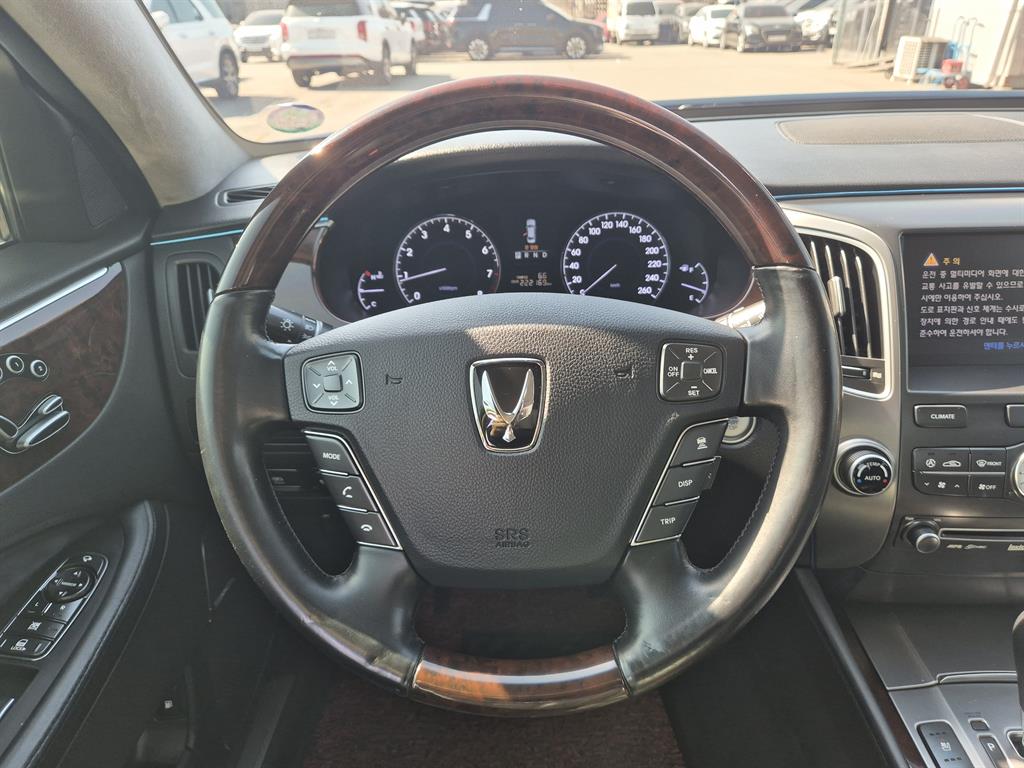 HYUNDAI Equus 2012 Negro - Importación desde Corea - HF Imports Iquique - Foto 17