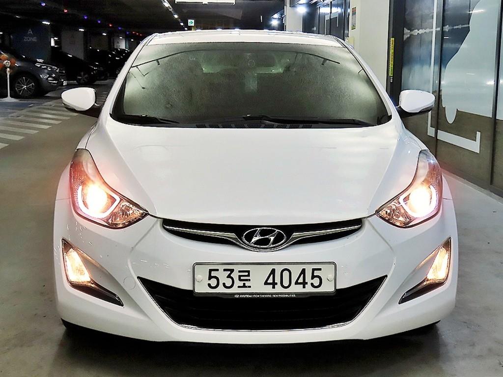 HYUNDAI Avante - Vista 2