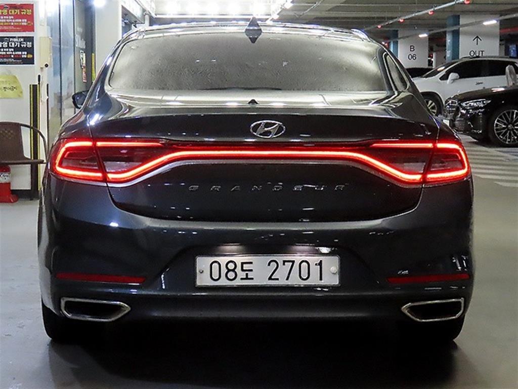 HYUNDAI Grandeur - Vista 5