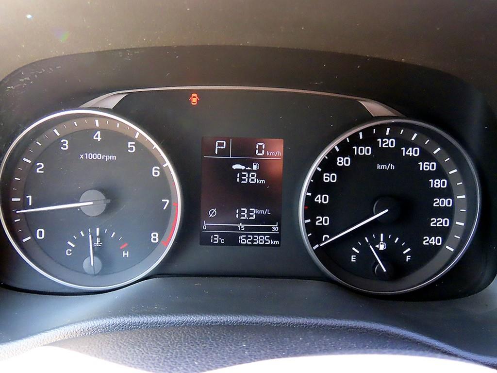 HYUNDAI Avante - Vista 8