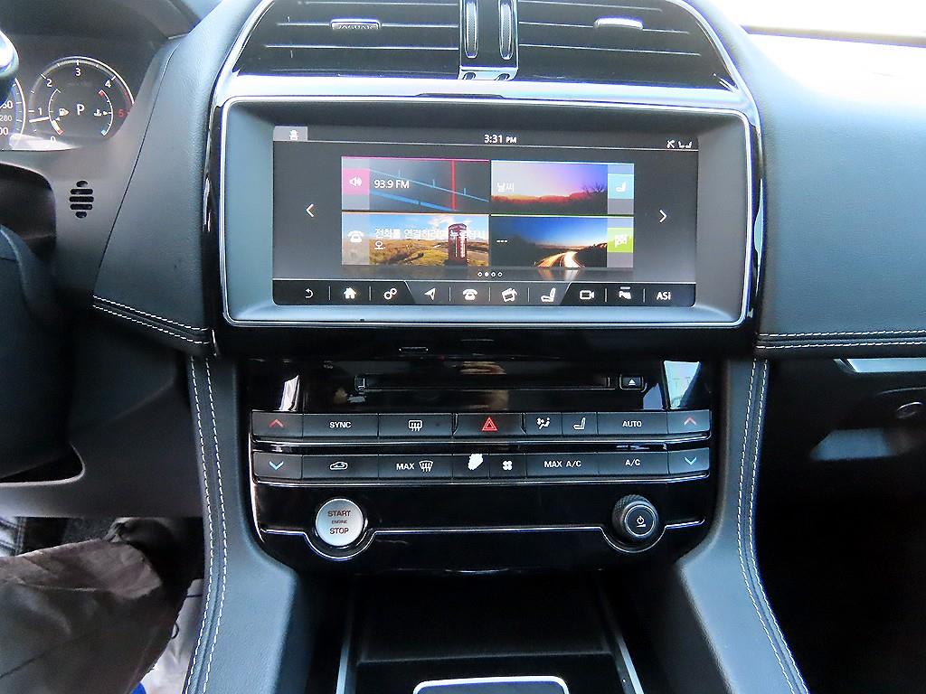 Jaguar F-PACE - Vista 12