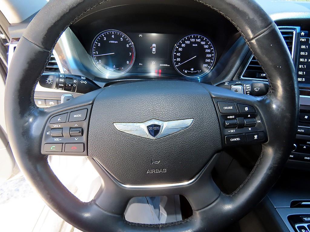 HYUNDAI Genesis - Vista 8