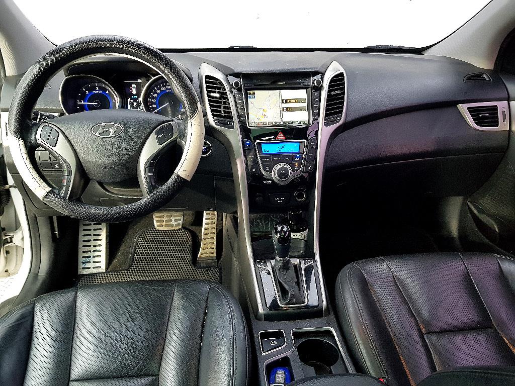 HYUNDAI i30 - Vista 5