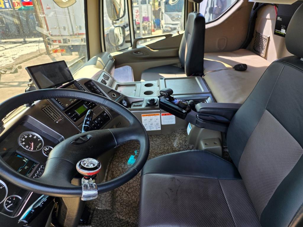 medium and large cargo truck 2024 Blanco - Importación desde Corea - HF Imports Iquique - Foto 13