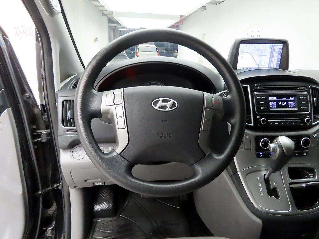 HYUNDAI Starex - Vista 7