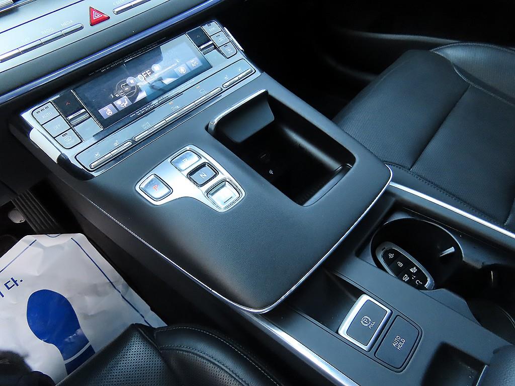 HYUNDAI Grandeur - Vista 10